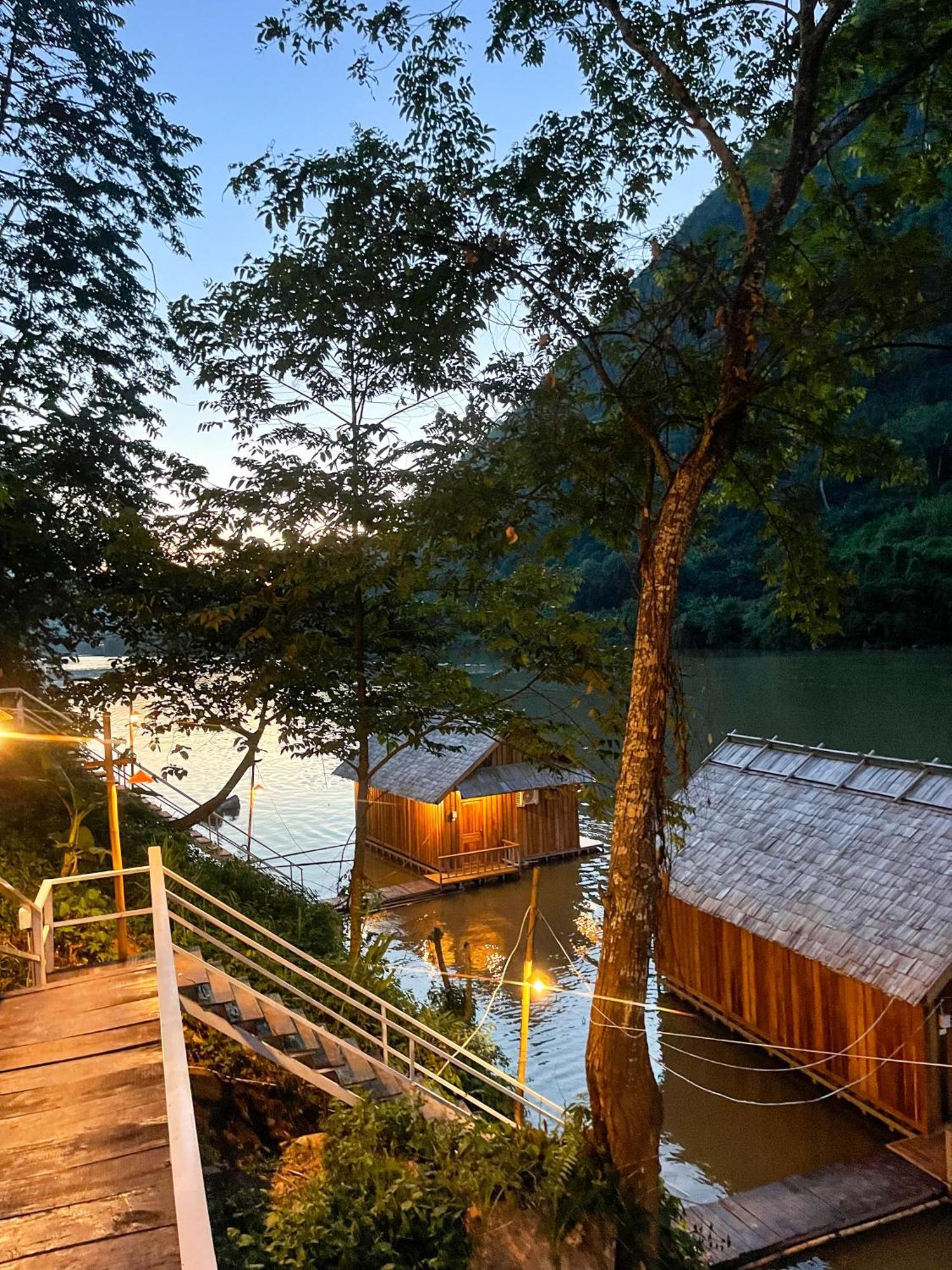 Nongkhiaw The Float House Hotell Eksteriør bilde